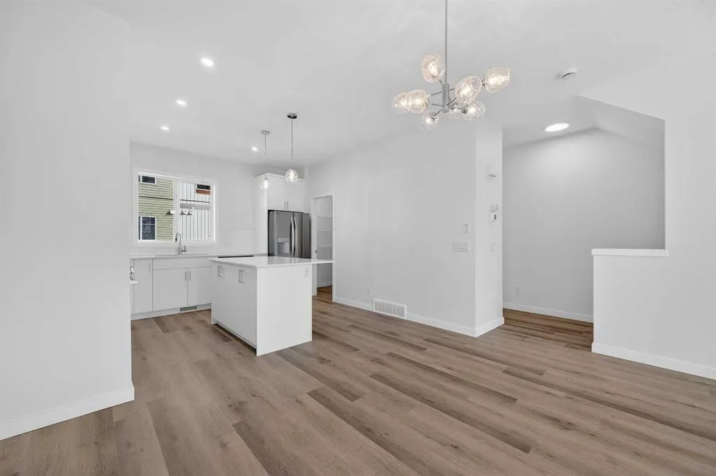 30 Creekside Avenue SW