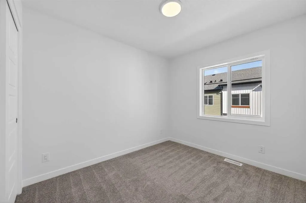 26 Creekside Avenue SW
