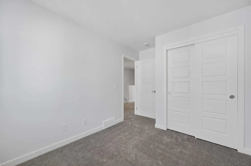 26 Creekside Avenue SW
