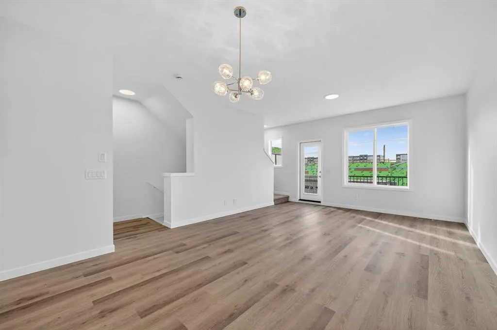 26 Creekside Avenue SW
