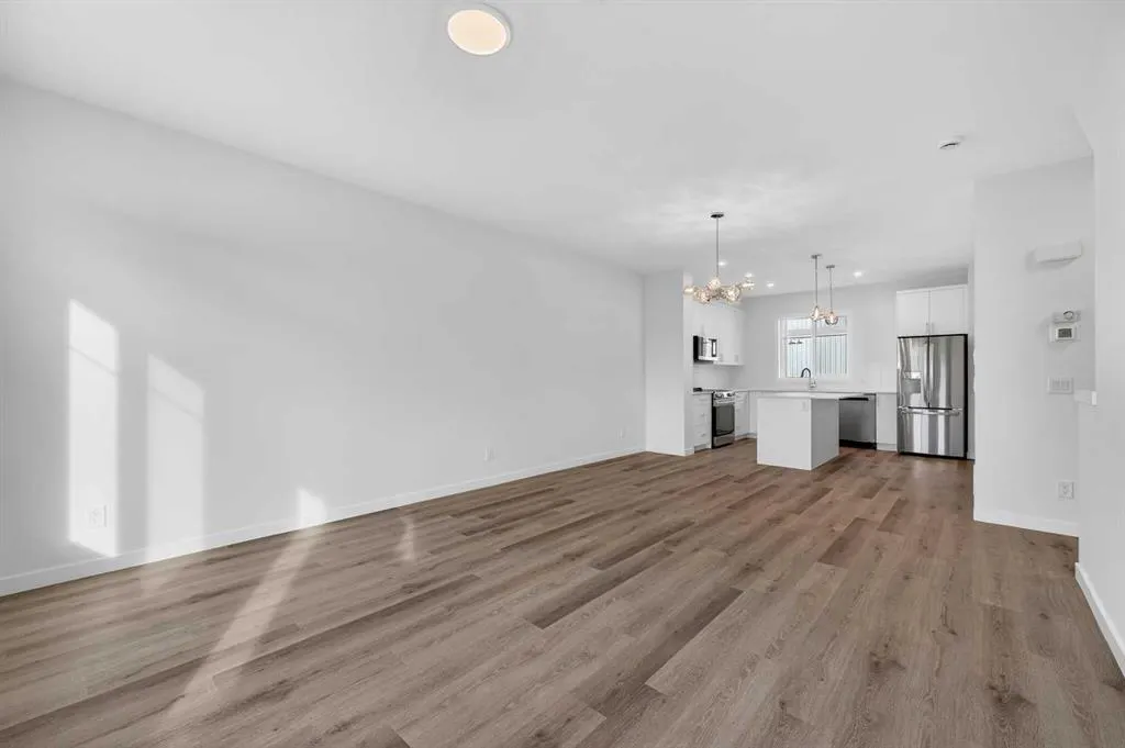 26 Creekside Avenue SW