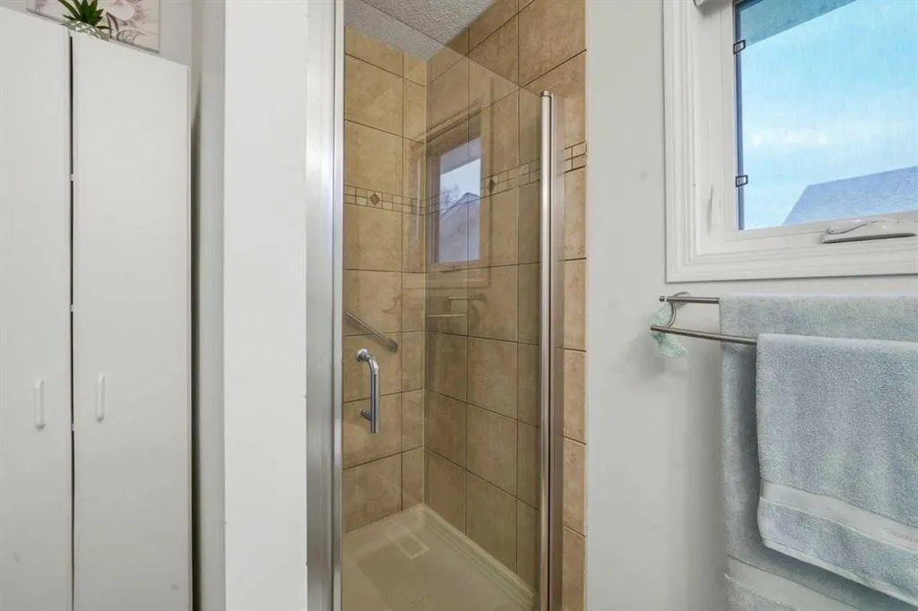 20 Sunlake Road SE