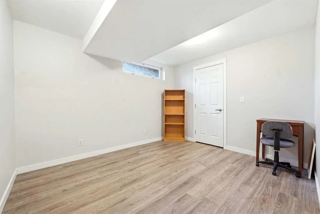 20 Sunlake Road SE