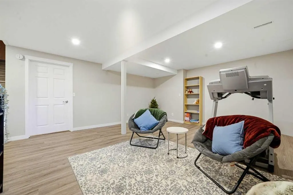20 Sunlake Road SE