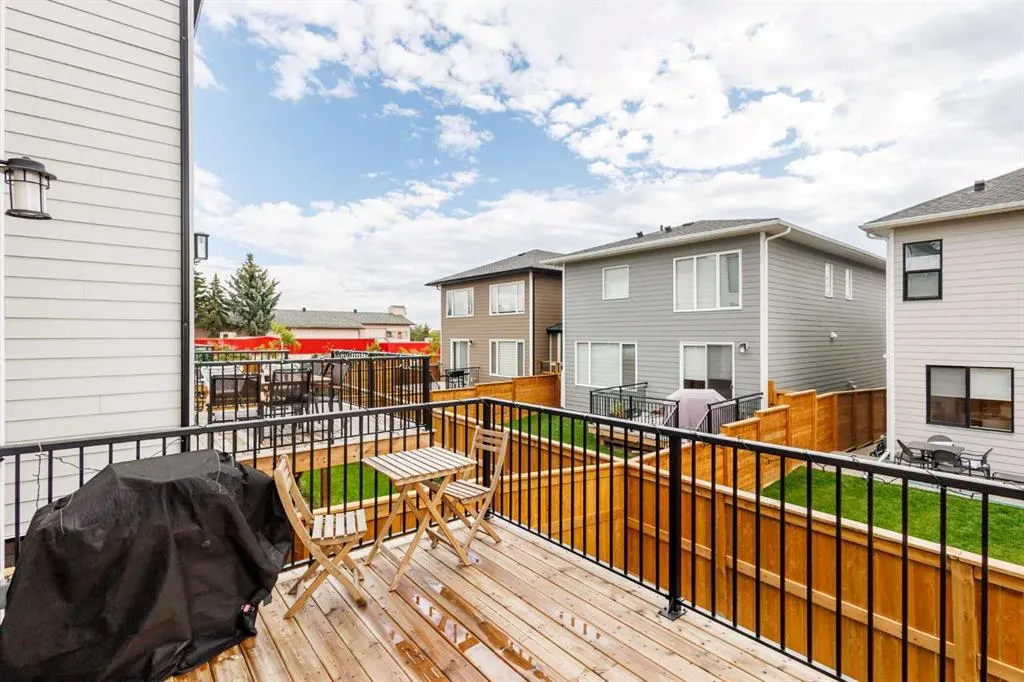 24 Aspen Woods Park SW