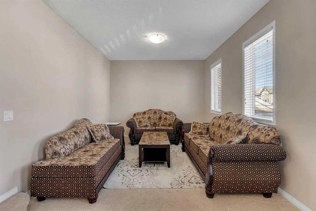 146 Windwood Grove SW