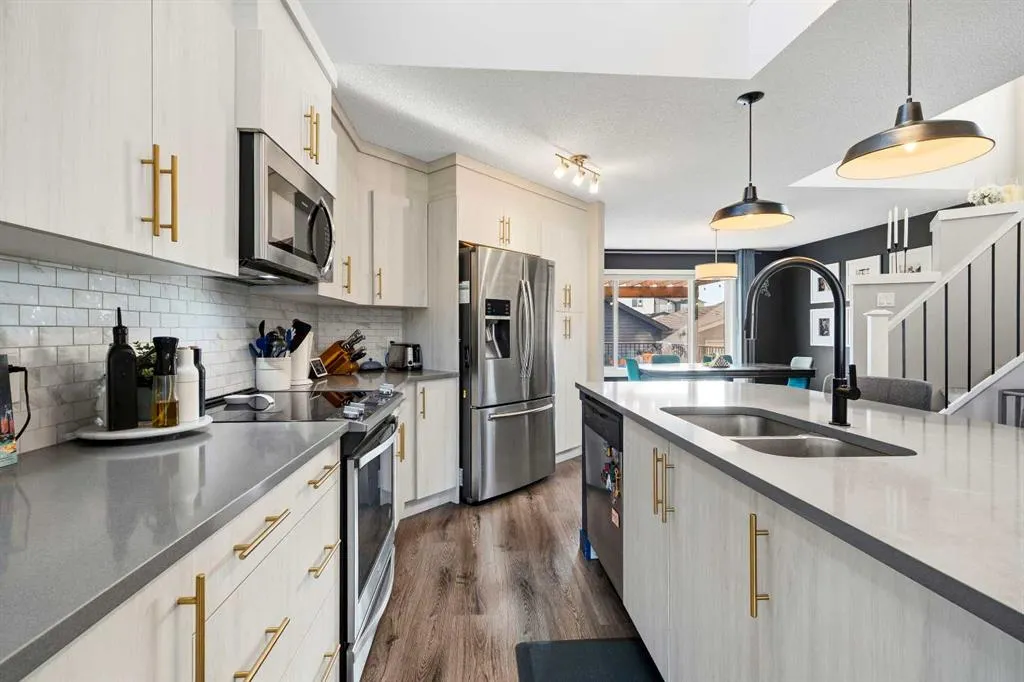 292 Chinook Gate Close SW