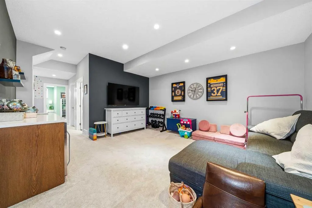 292 Chinook Gate Close SW