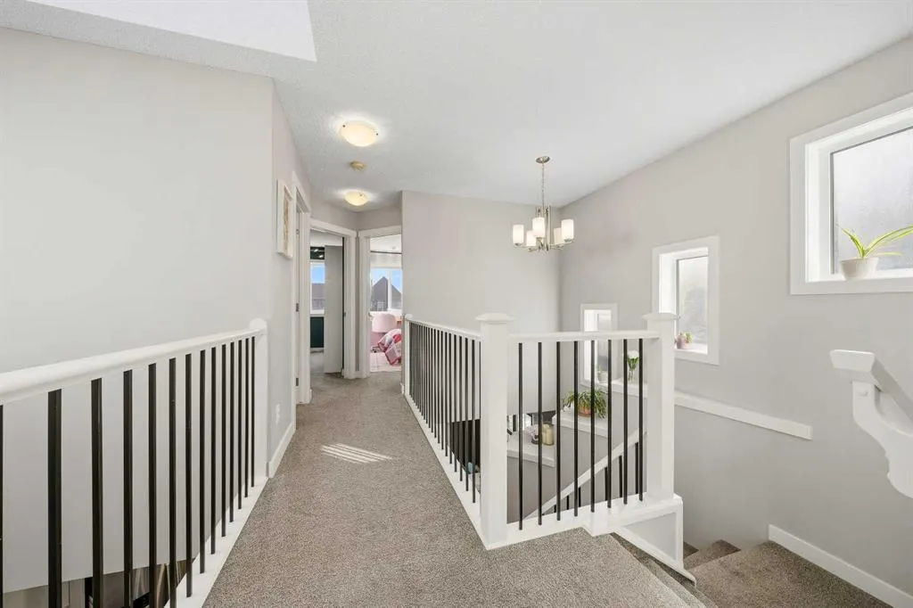 292 Chinook Gate Close SW