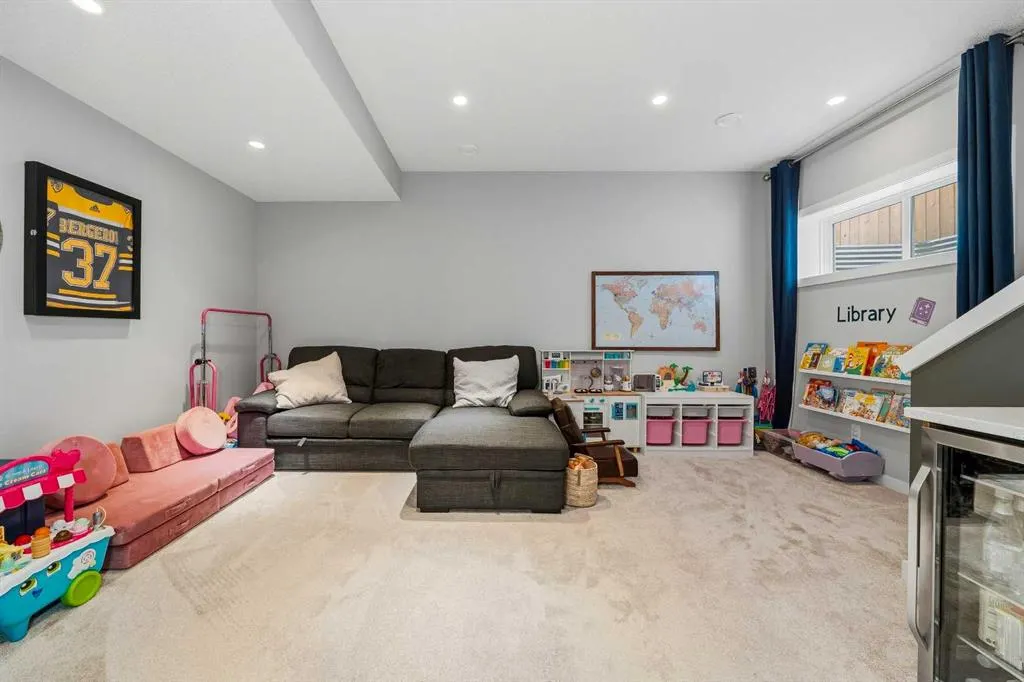 292 Chinook Gate Close SW