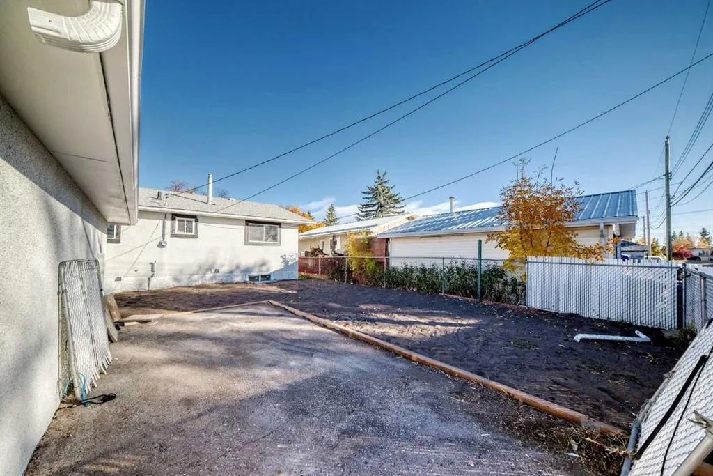 911 Penmeadows Road SE