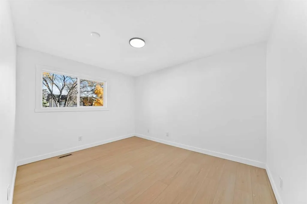 911 Penmeadows Road SE