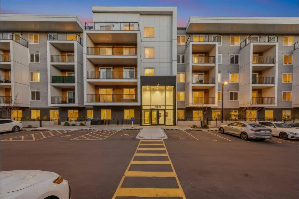 63 Corner Glen Crescent NE #2408
