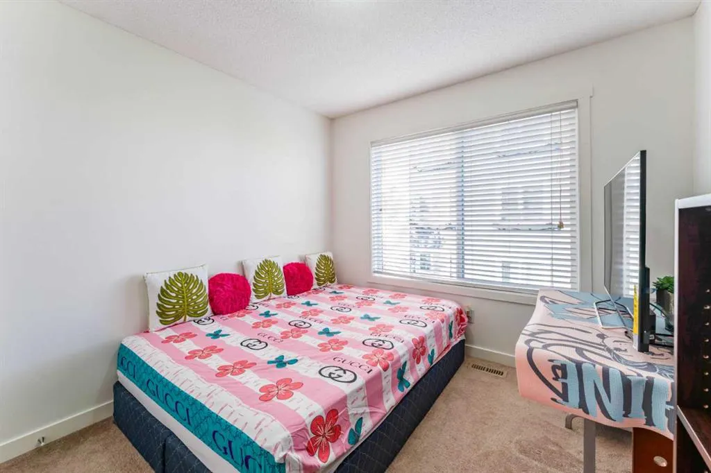 249 Copperpond Landing SE