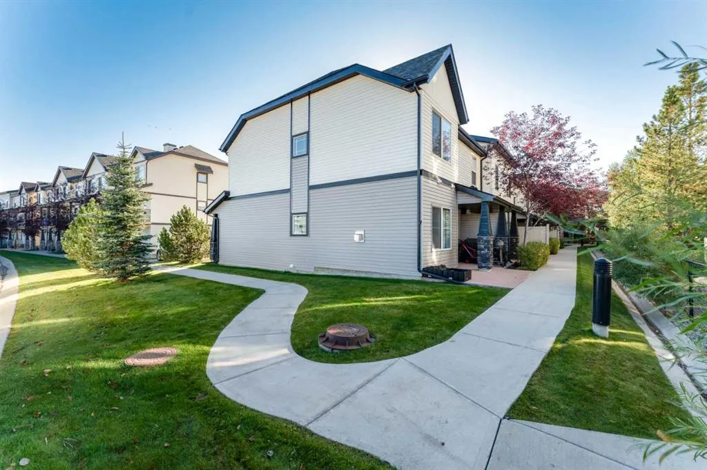 249 Copperpond Landing SE