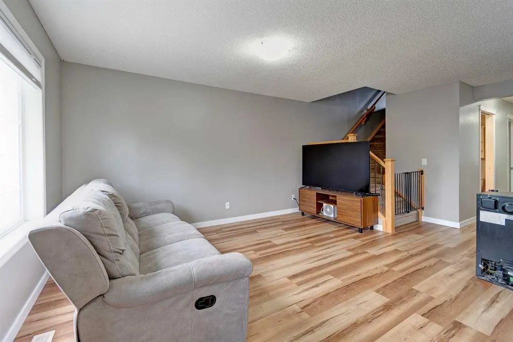 154 Canals Circle SW