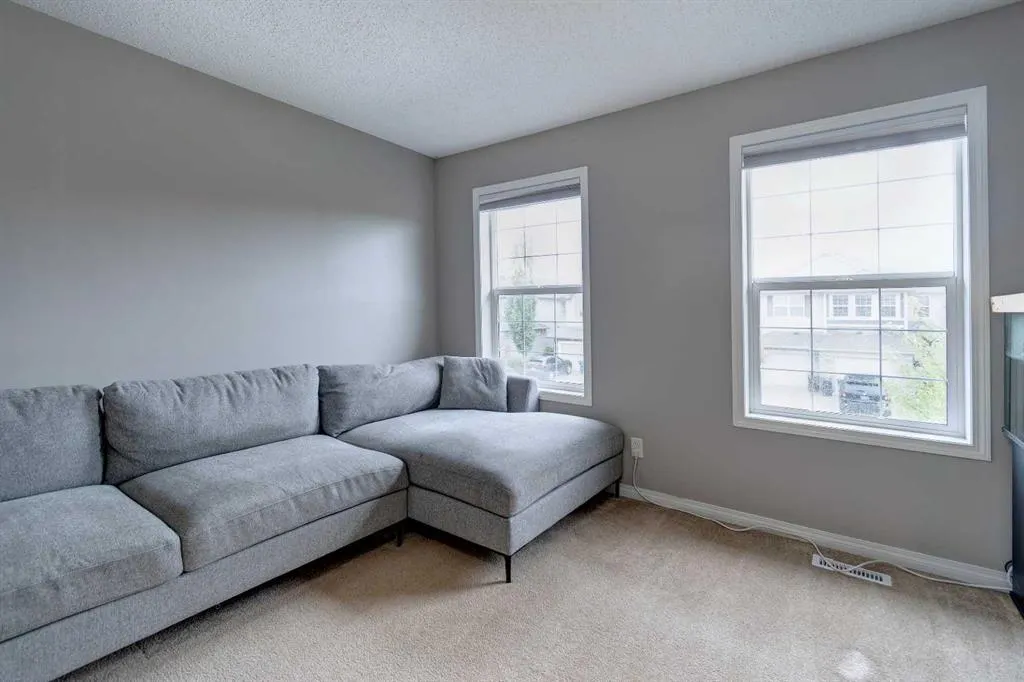 154 Canals Circle SW