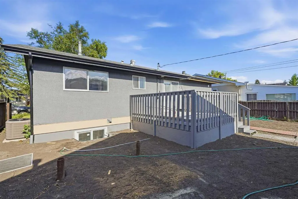 19 Mardale Crescent NE
