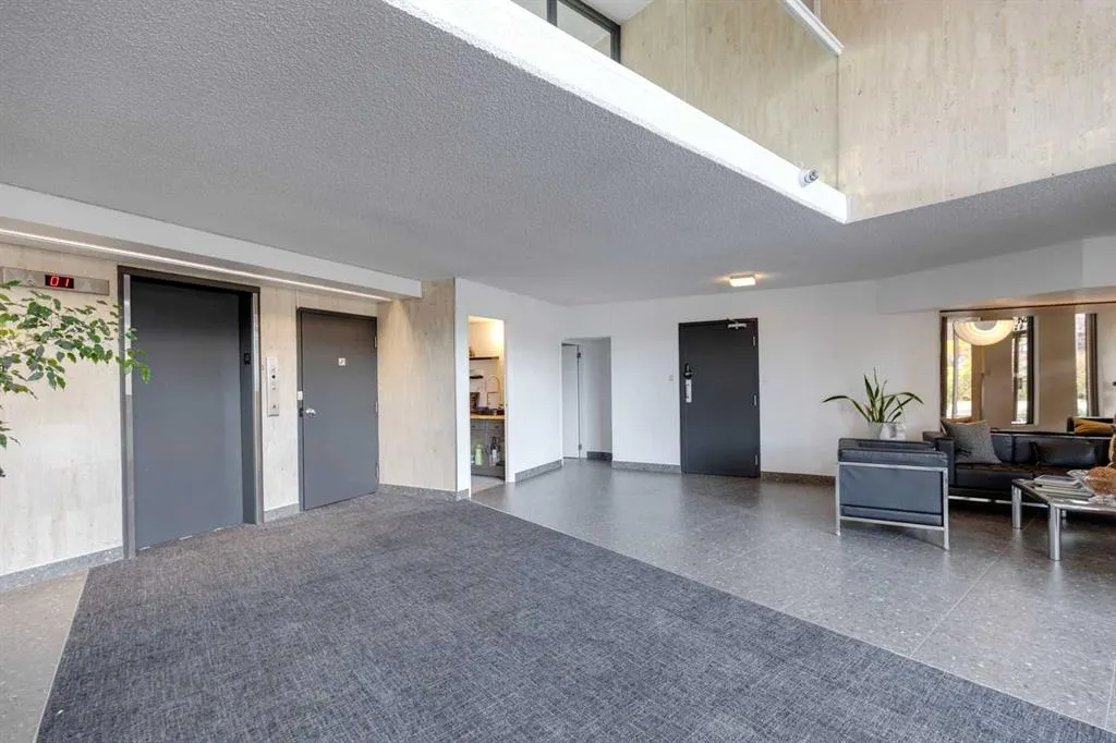 629 Royal Avenue SW #303