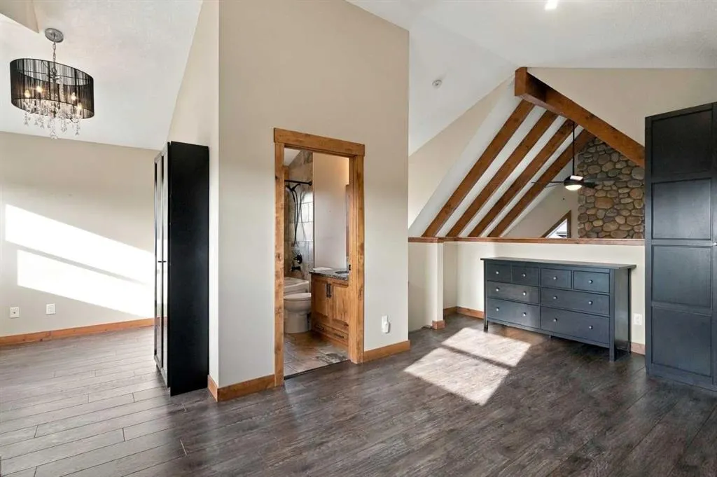 210 Cottageclub Crescent