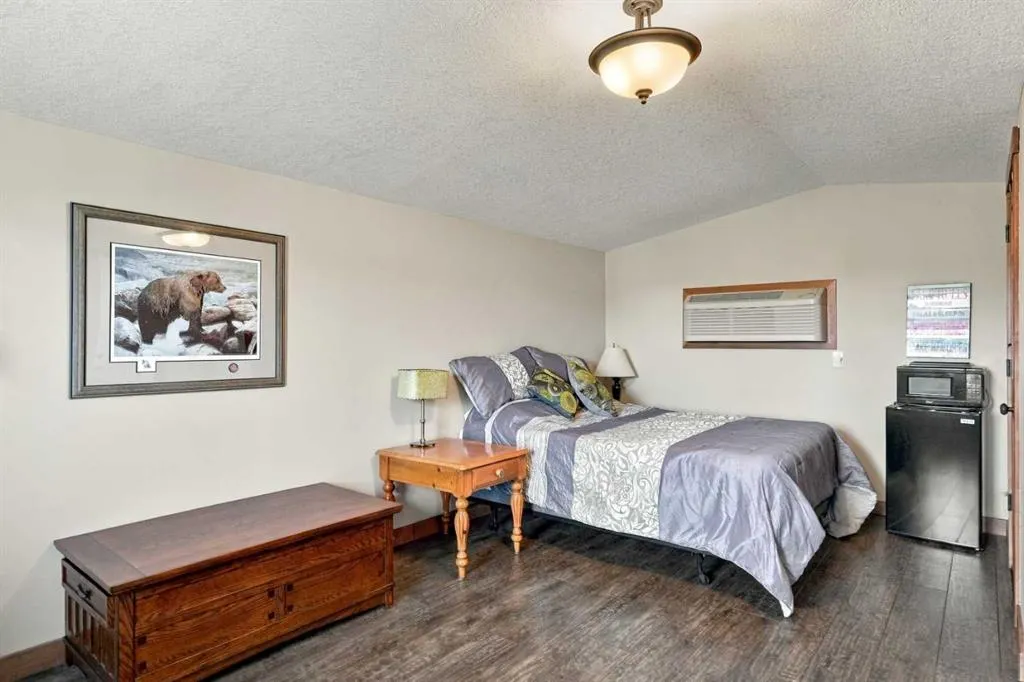 210 Cottageclub Crescent