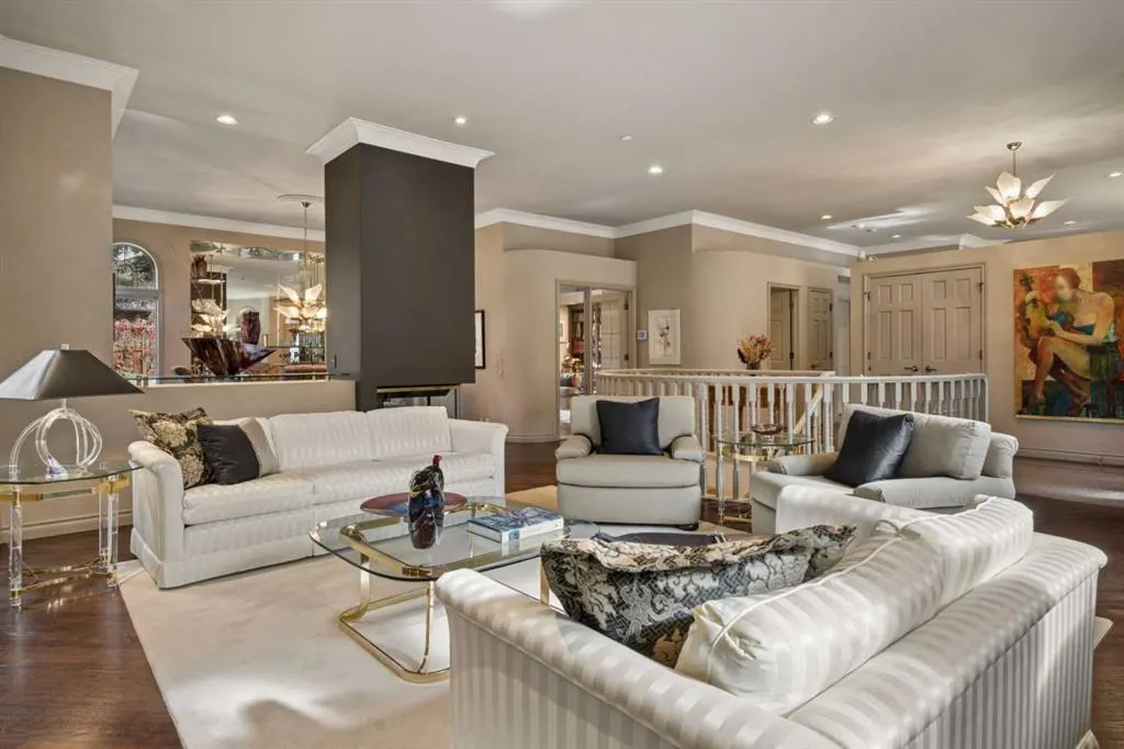 39 Baycrest Court SW