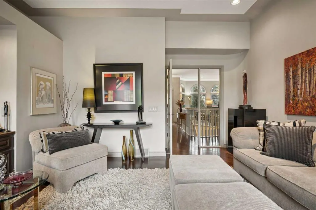 39 Baycrest Court SW