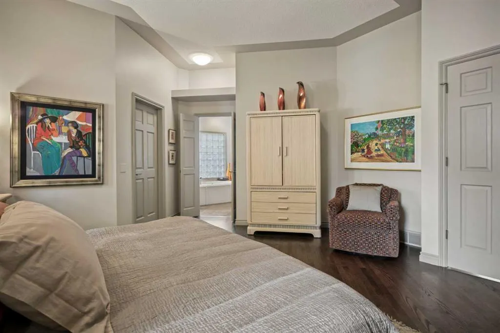 39 Baycrest Court SW