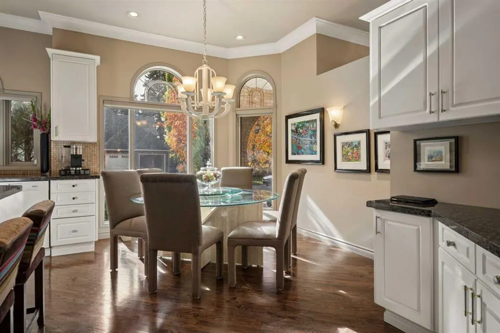 39 Baycrest Court SW