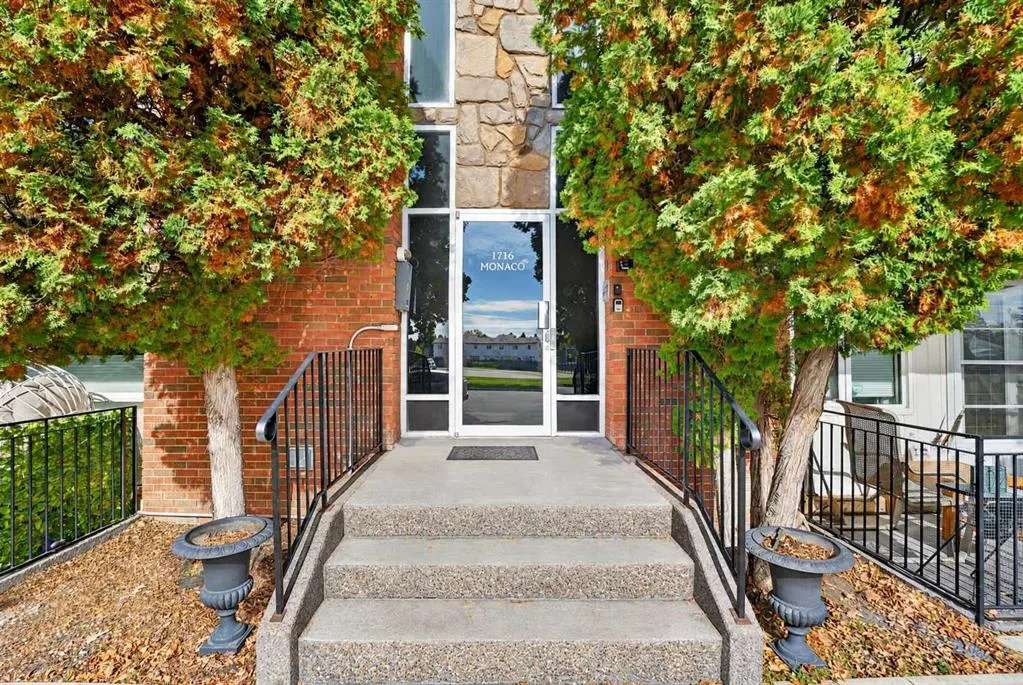 1716 Henderson Lake Boulevard S #304