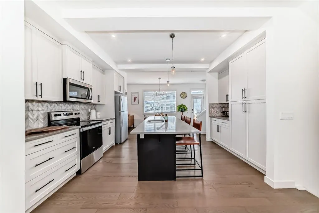 38 Precedence Glen