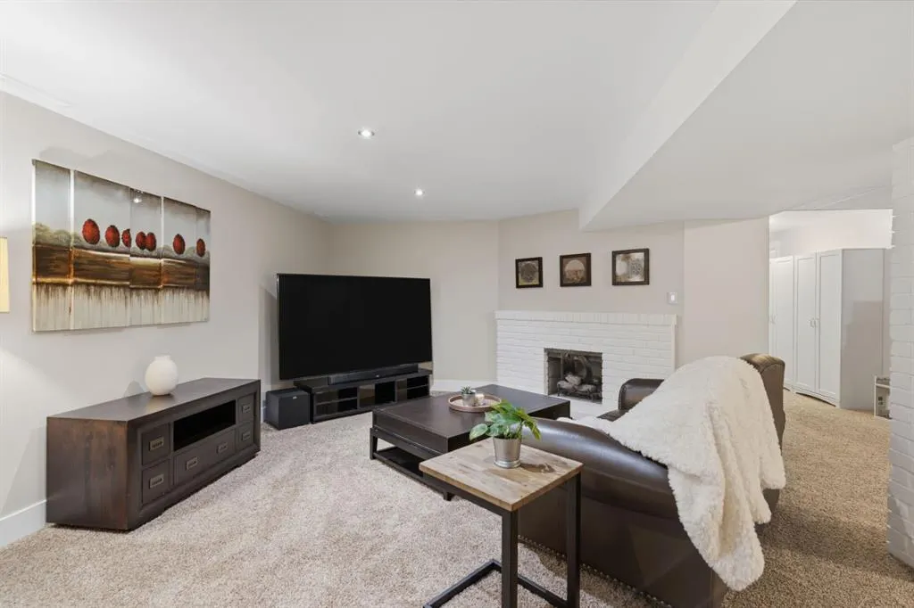 10015 Maplecreek Drive SE