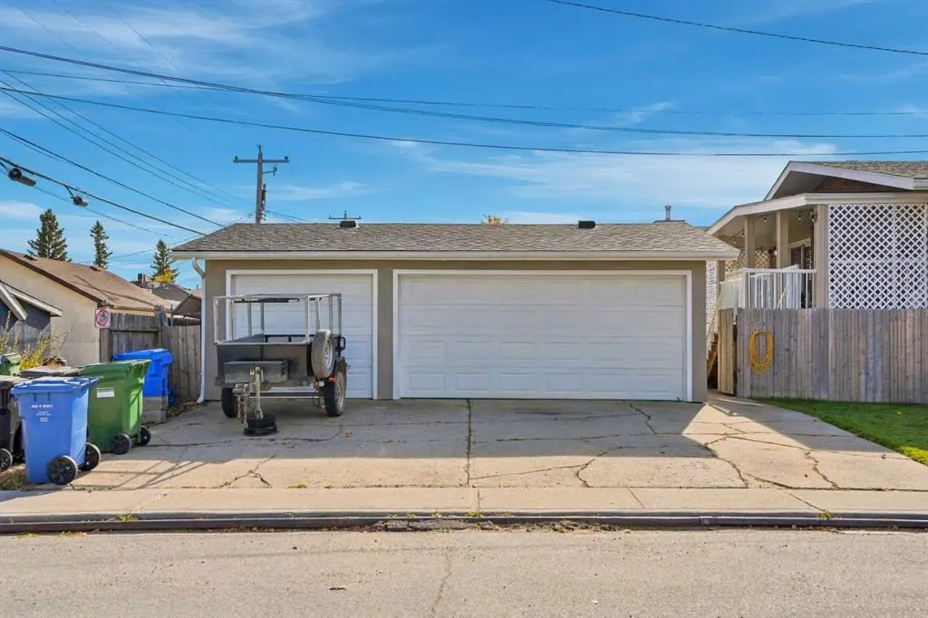 3102 38 Street SW