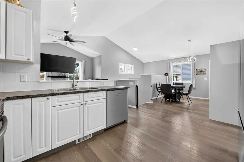 43 Cimarron Meadows Bay