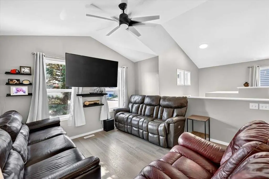 43 Cimarron Meadows Bay