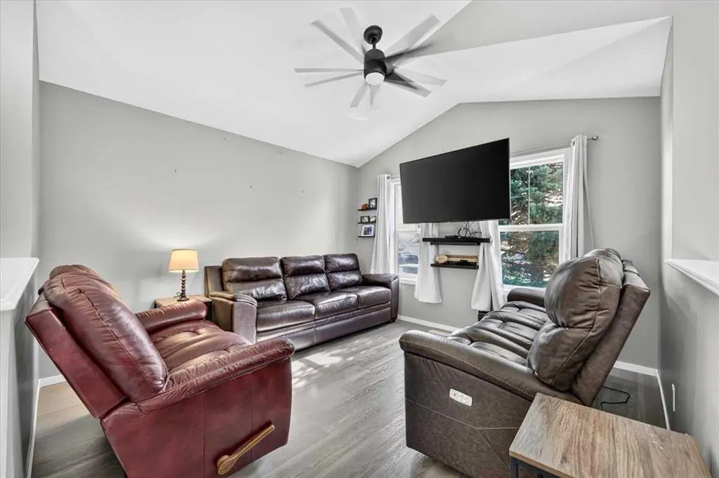 43 Cimarron Meadows Bay