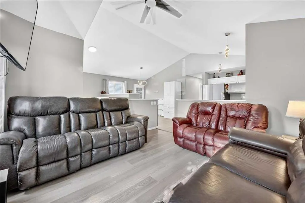 43 Cimarron Meadows Bay