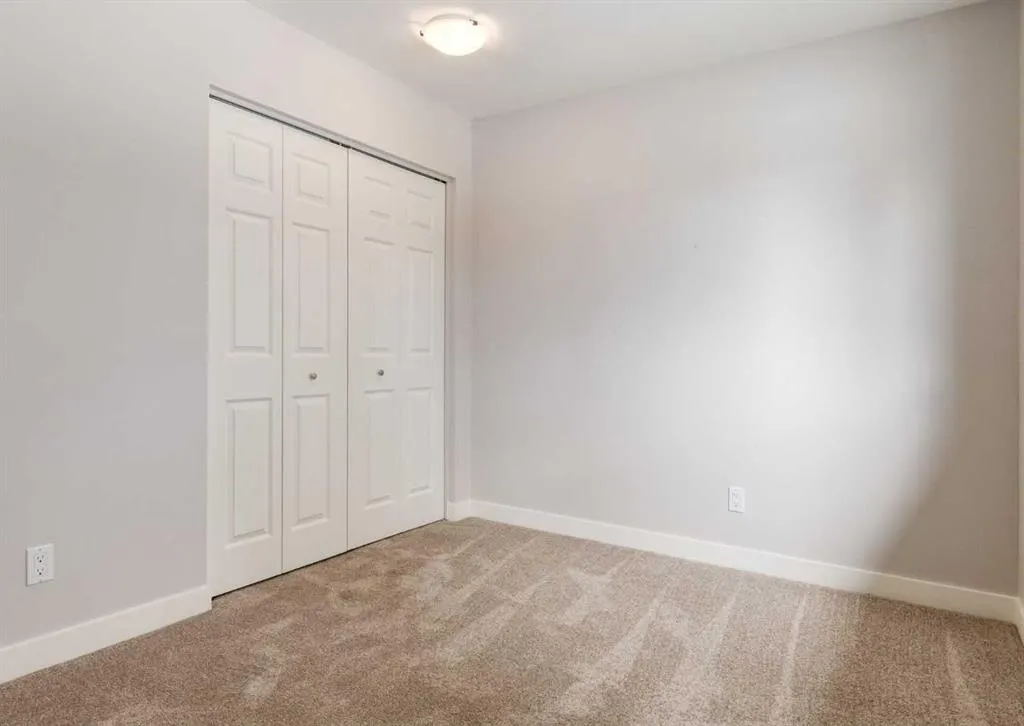 176 Mapleburn Drive SE