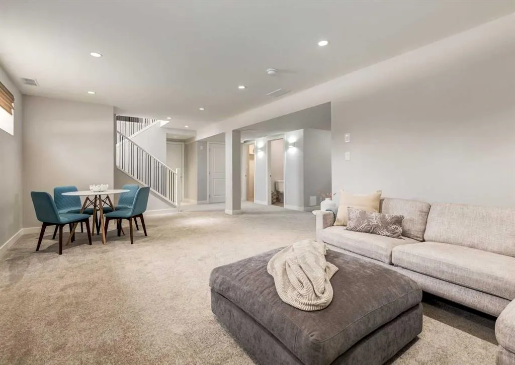 176 Mapleburn Drive SE