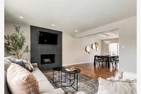 176 Mapleburn Drive SE