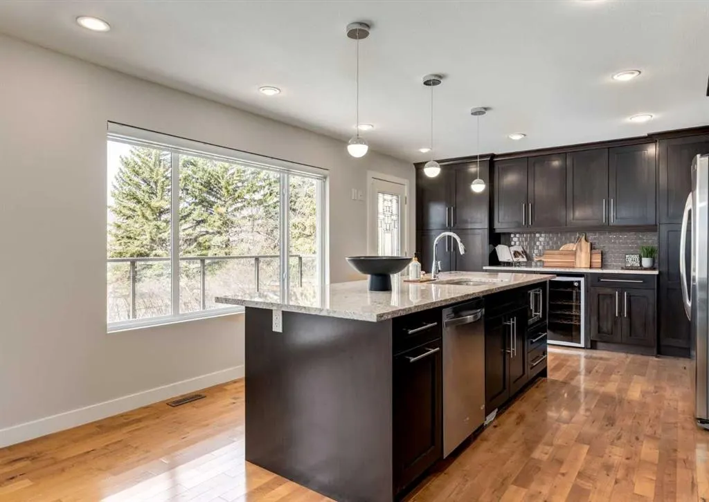 176 Mapleburn Drive SE