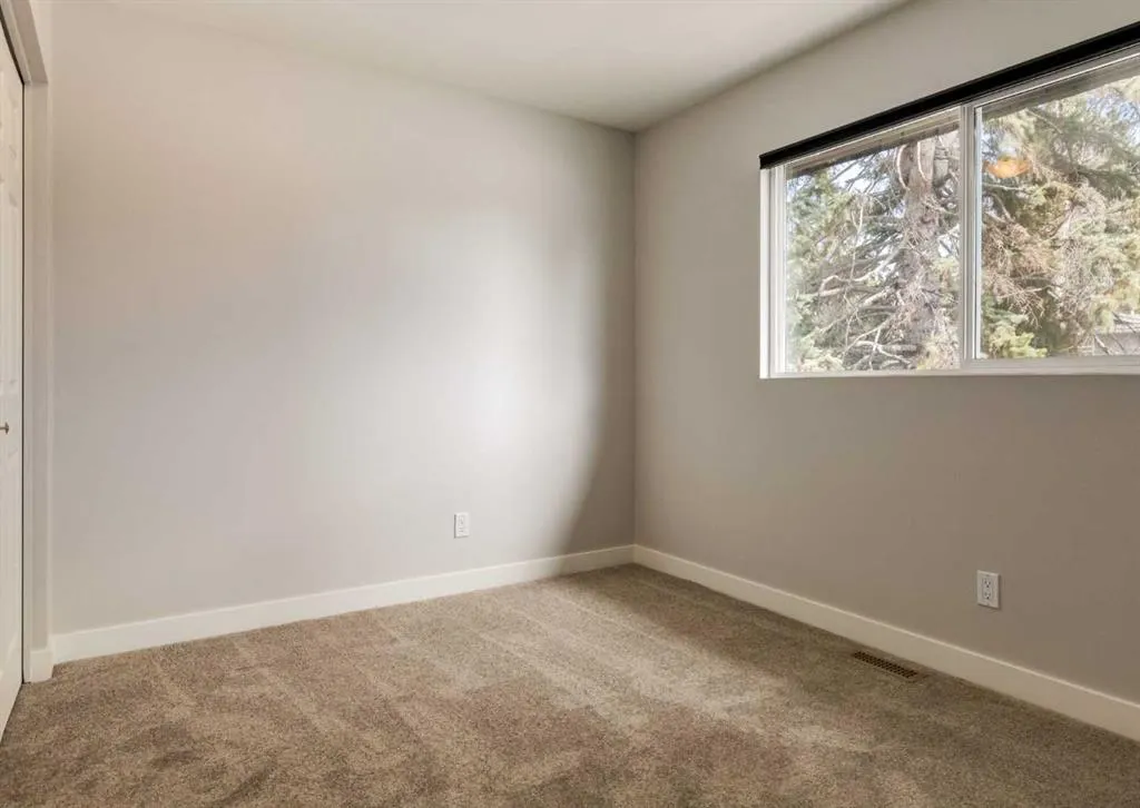 176 Mapleburn Drive SE