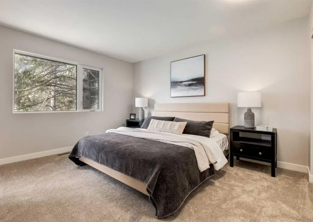 176 Mapleburn Drive SE