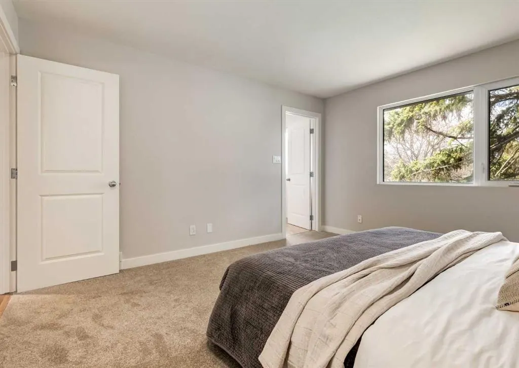 176 Mapleburn Drive SE