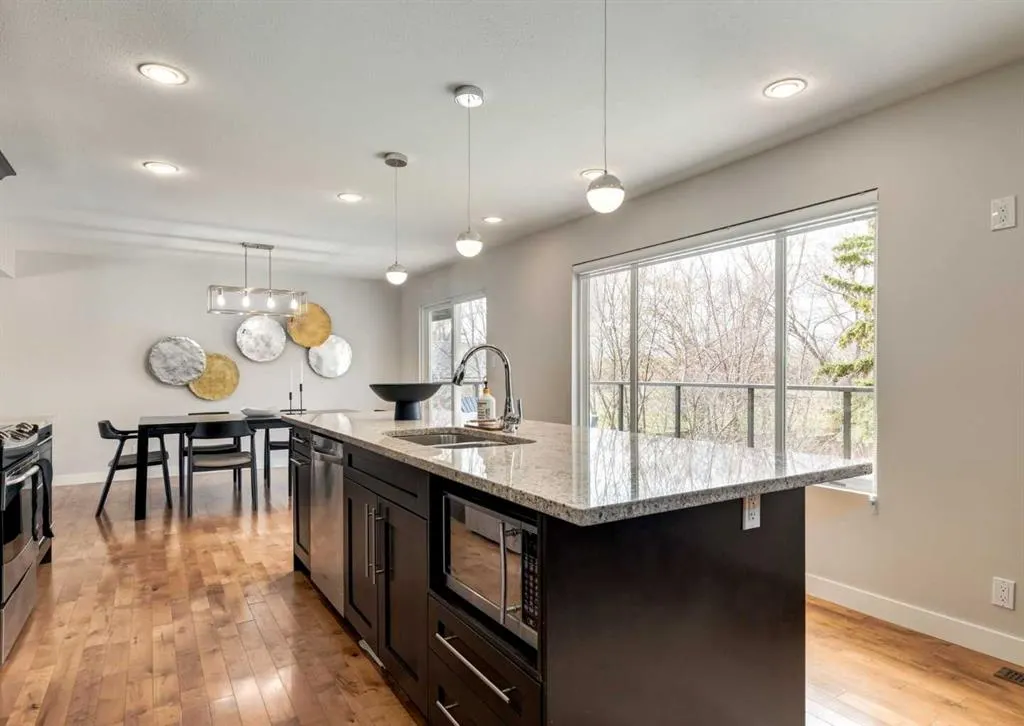 176 Mapleburn Drive SE