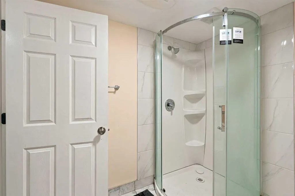 203 Penbrooke Close SE