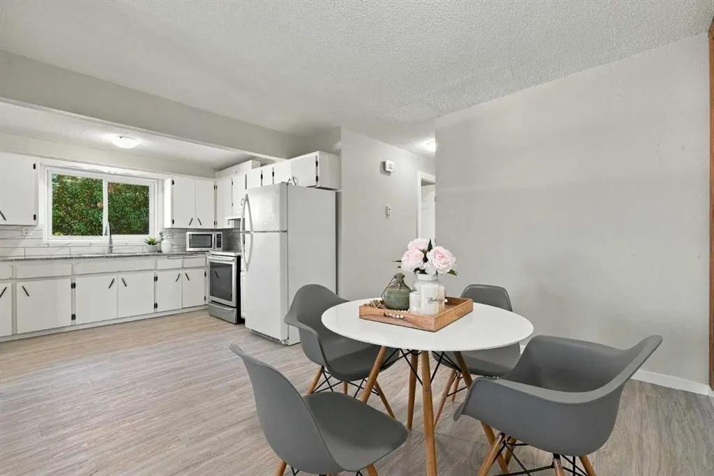203 Penbrooke Close SE
