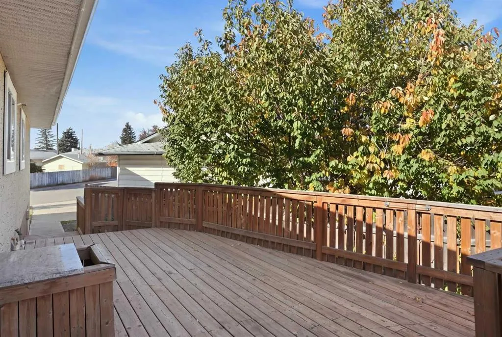 203 Penbrooke Close SE