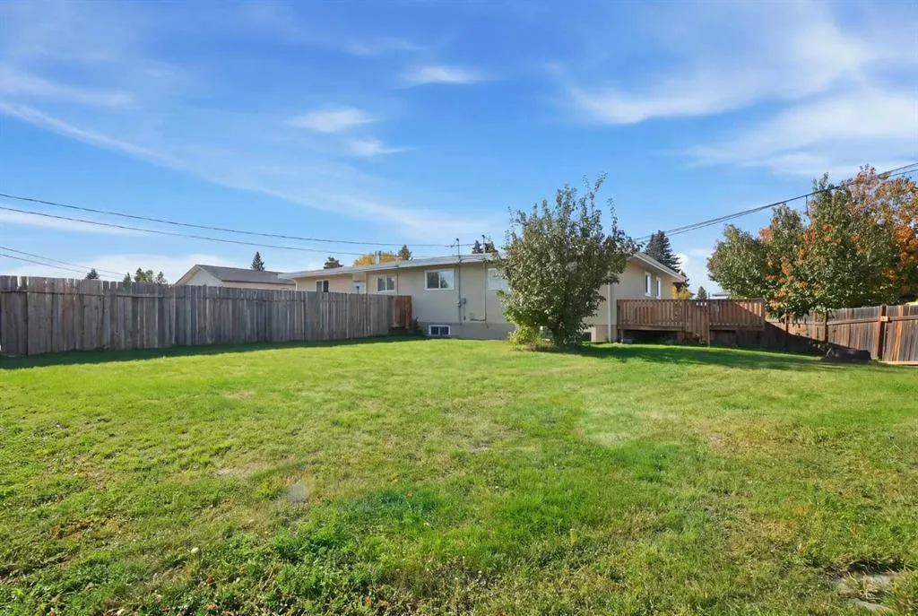203 Penbrooke Close SE