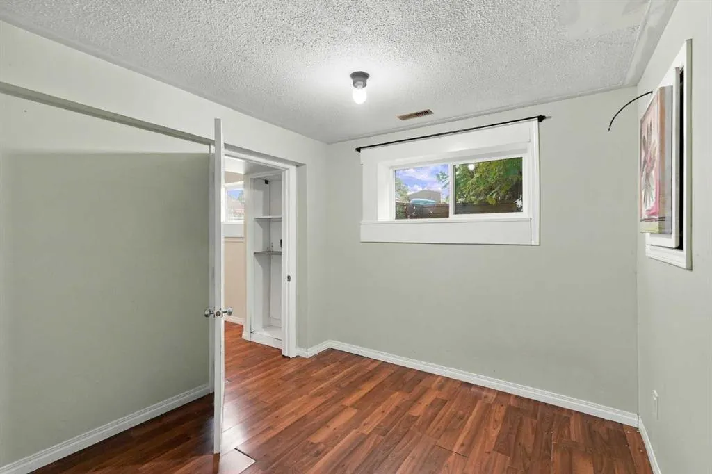 203 Penbrooke Close SE